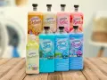 Variedad de suavizantes concentrados, como "Dulzzia", "Nutrive", "Talco", "Rosa", "Spa", "Azul" y "Floral", listos para un mikado casero con suavizante.