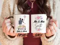 Tazas de boda personalizadas con pareja en coche "Just Married" y "Mr. & Mrs. Smith".
