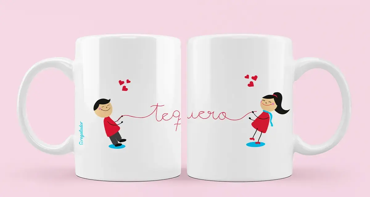 Taza amor con un niño y una niña unidos por un hilo rojo, con corazones.