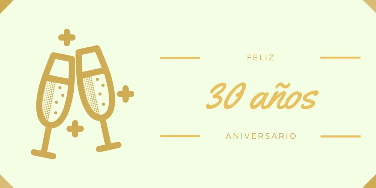 Dos copas de champán chocan, celebrando 30 años de casados. ¡Feliz aniversario!