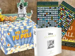 Una caja regalo cine con palomitas, un set de Disney Classics y pósters de películas.