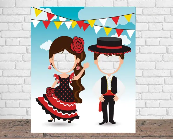 Un photocall flamenco casero con figuras de pareja para poner caras. ¡Ideal para fiestas y celebraciones!