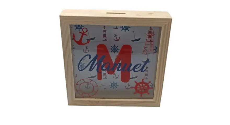 Hucha personalizable de madera con diseño marinero y el nombre "Manuel".